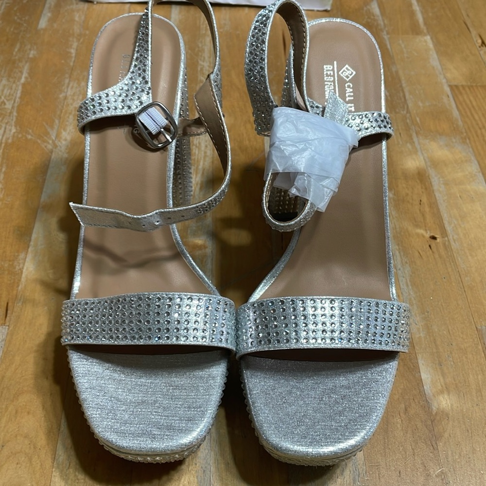 COPY - New in box Call it spring Gretchen platform sandal